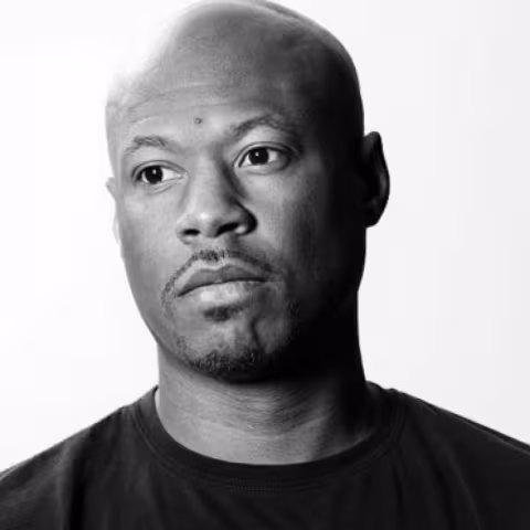 1024x1024zc_1a_cq_90_600x371q_90_robert-hood_2663_2664.jpg