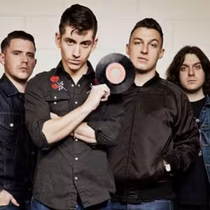2012ArcticMonkeysPMVH080512_300x300.jpg