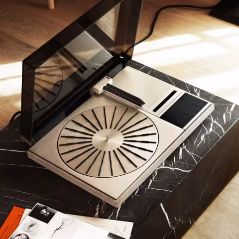 Bang_And_Olufsen_Beogram_4000c_Onmag_1.jpg