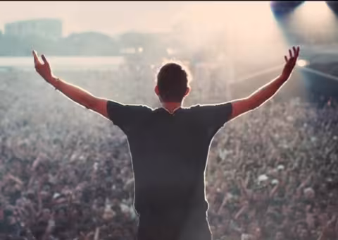 Blur_Hyde_Park_Concert_2009.jpg