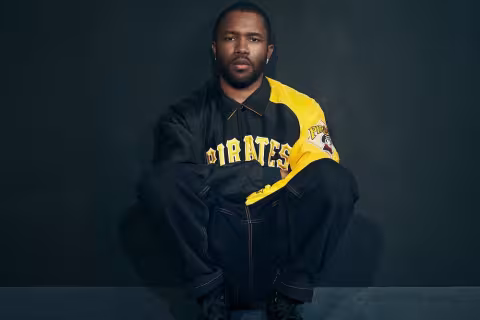 FRANK-OCEAN-PRESS-SHOT-HIGH-RES_opt-1582649498-compressed.jpg