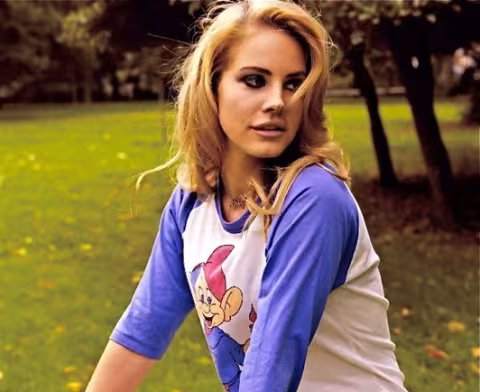 Lana-Del-Rey-horizontal.jpg