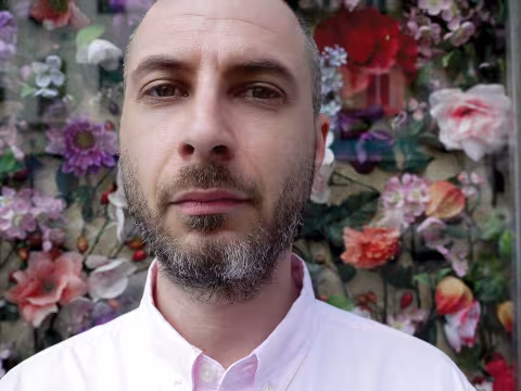 Levon.srgb.flowers_2.version2__copyright_Levon_Vincent_.jpg