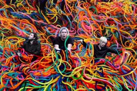 Liars-All-String_sm-584x389.jpeg