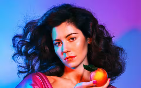 Marina-And-The-Diamonds-au-Cirque-Royal-et-Grand-Mix.jpg