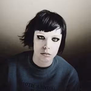 alice-glass-quits-crystal-cast.jpg
