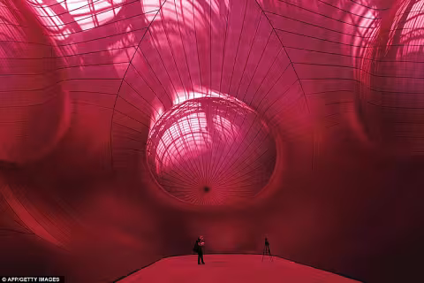 anish-kapoor-leviathan-3.jpg