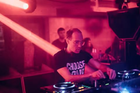 daphni-choose-love.jpg