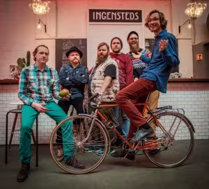 erlend_oye_and_band.jpg