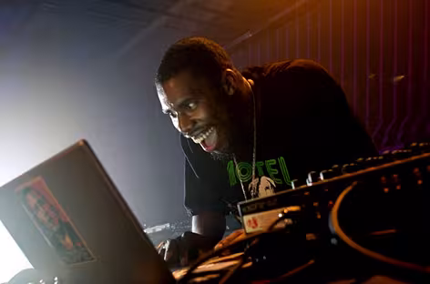 feat-flying-lotus-crazy_01.jpg
