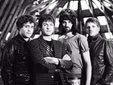 img_kasabian_2011.jpg