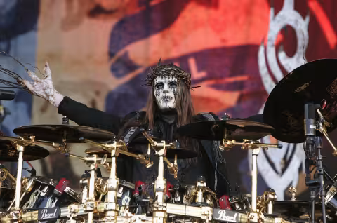 joey-jordison-castle-donington-2009-billboard-1548-1627418713-compressed.jpg