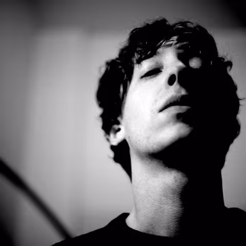 lead-preview-daniel-avery-credit-steve-gullick-2-lst120242.jpg