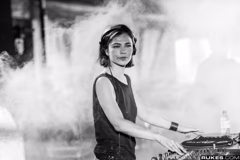 nina-kraviz-7.jpg