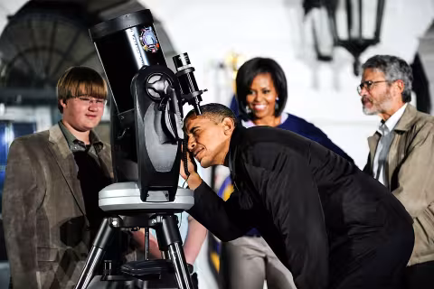 obama-telescope-nasa.jpg
