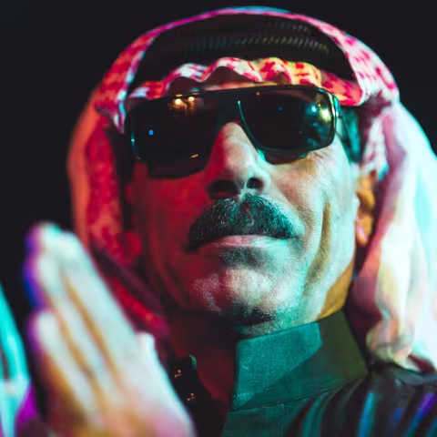 omar-souleyman01_sq-3839a16ba0e47928c26bcc4f7efad3ed2c24cdc6.jpg