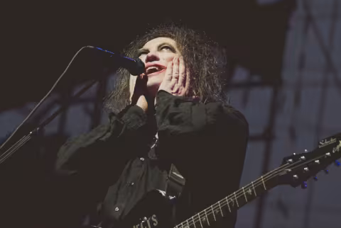 robert-smith-the-cure.jpg