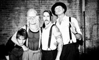 01_warner-brothers-red-hot-chili-peppers-01-06-2011_536sp.jpg