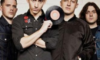 2012ArcticMonkeysPMVH080512_300x300.jpg