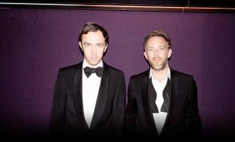 2manydjs_02.jpg