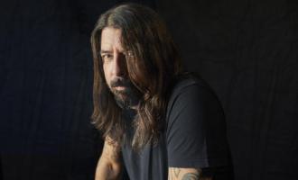 7385300_112252879-14693-foo-fighters-10122020-6c9a6887-dave-flat.jpg