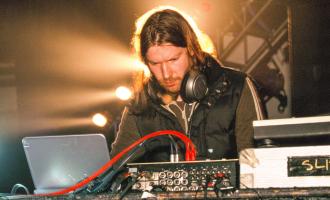 Aphex-Twin@2000x1500_01.jpg