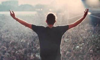 Blur_Hyde_Park_Concert_2009.jpg