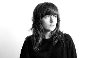 Courtney-Barnett-Finally-Releasing-Debut-Album-FDRMX.jpg