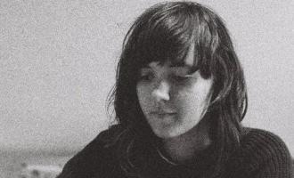 Courtney_Barnett_294938_251166021570216_2743083.jpg