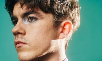 Declan-McKenna-Credit-Sony-Music-01-1460-Hero-2@2560x1707.jpg