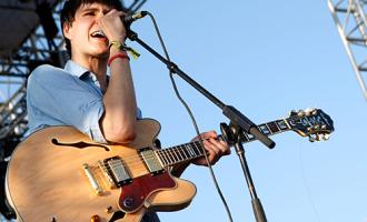 Ezra_Koenig_ezra5.jpg