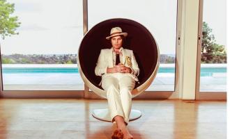 Gaz-Coombes-Deep-Pockets-press-shot-web-830-optimised-770x510.jpg
