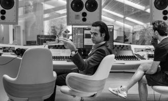 Nick-Cave-1716944278-1000x667.jpg