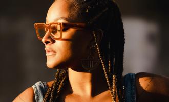Nubya-Garcia-Sunglasses-2023-by-Fabiola-Bonnot.jpeg