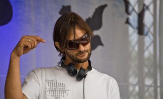 Ricardo_Villalobos_Ricardo__Pollerwiesen_Open_Air.jpg
