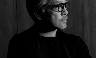 Ryuichi_Sakamoto_side.jpg