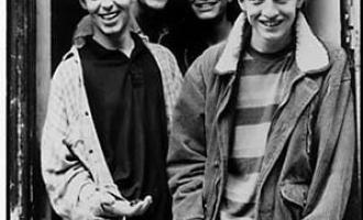 The_La__s_in_1990.jpg