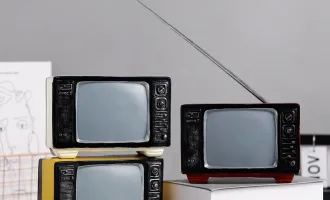 Vintage-Nostalgic-Radio-TV-Resin-Ornaments-Creative-TV-Radio-Figurines-Home-Cafe-Store-Decoration-Old-Furniture.jpg