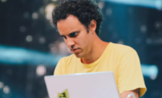 csm_four-tet-live-at-funkhaus-berlin-10th-may-2018-live-album-photo-by-ellie-pritts-1024x602_60fd01bad3.png