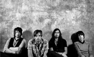 kingsofleon300_01.jpg