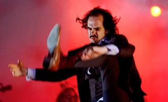 nick_cave_kicking_lead.jpg