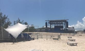 rs_1024x768-170428101816-1024-fyre-festival-5.jpg