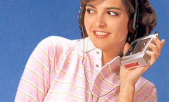 walkman-girl3-small.jpg